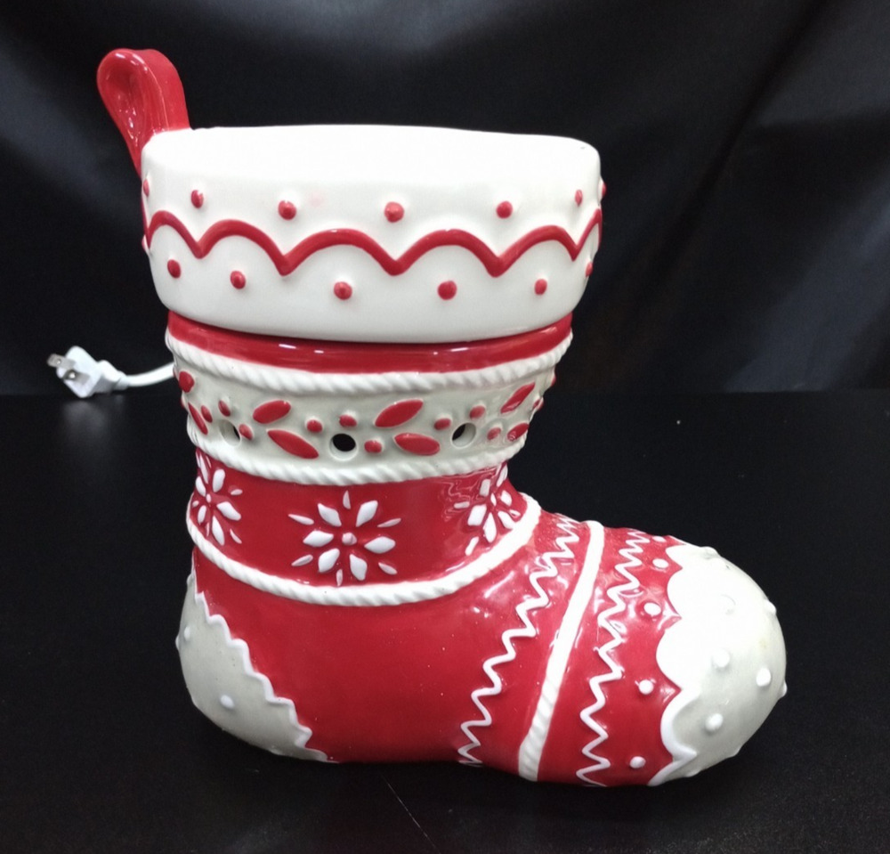 Scentsy Hung by the Chimney Christmas Stocking Wax Warmer 2019 Holiday